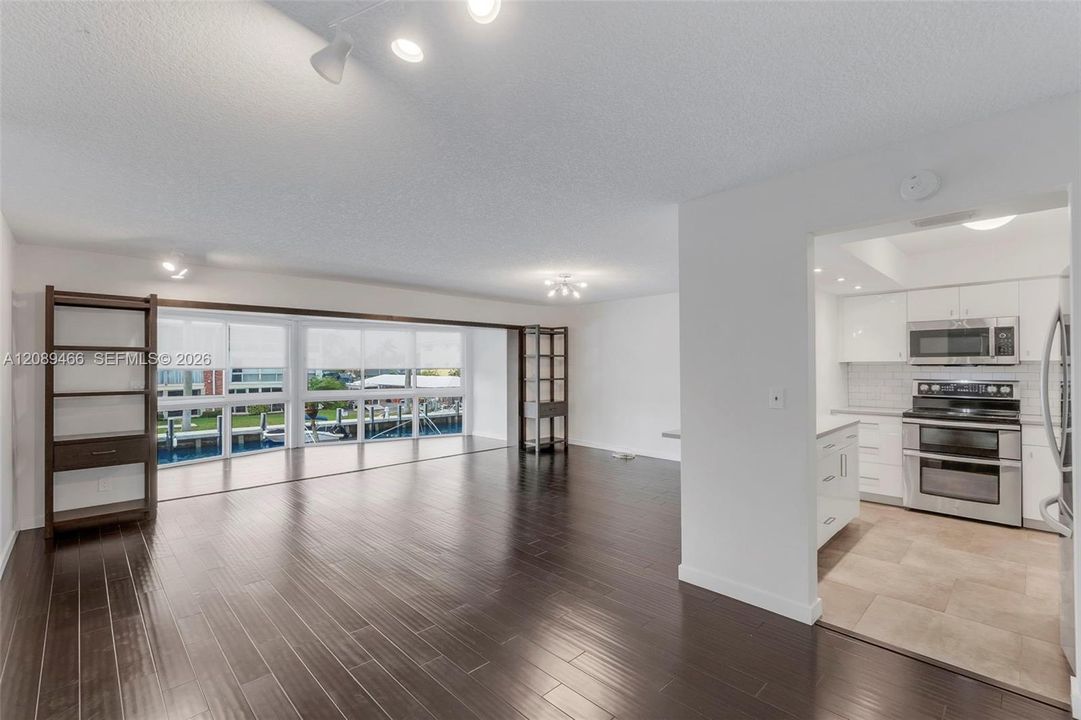 En Venta: $359,000 (1 camas, 1 baños, 900 Pies cuadrados)