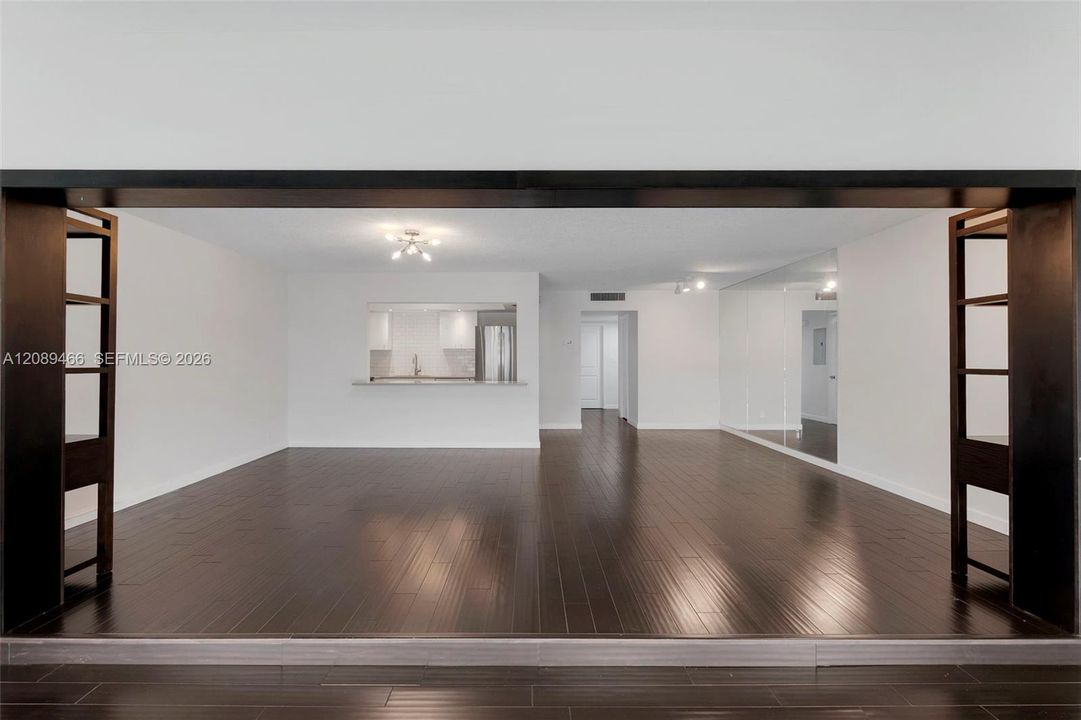 En Venta: $359,000 (1 camas, 1 baños, 900 Pies cuadrados)