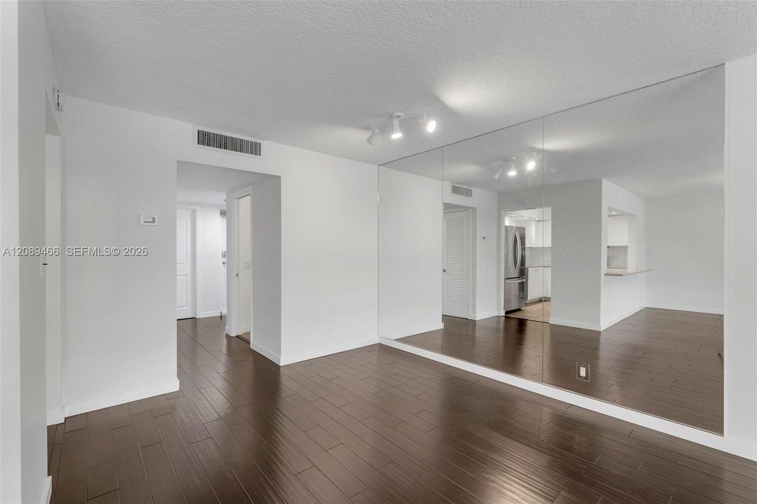 En Venta: $359,000 (1 camas, 1 baños, 900 Pies cuadrados)