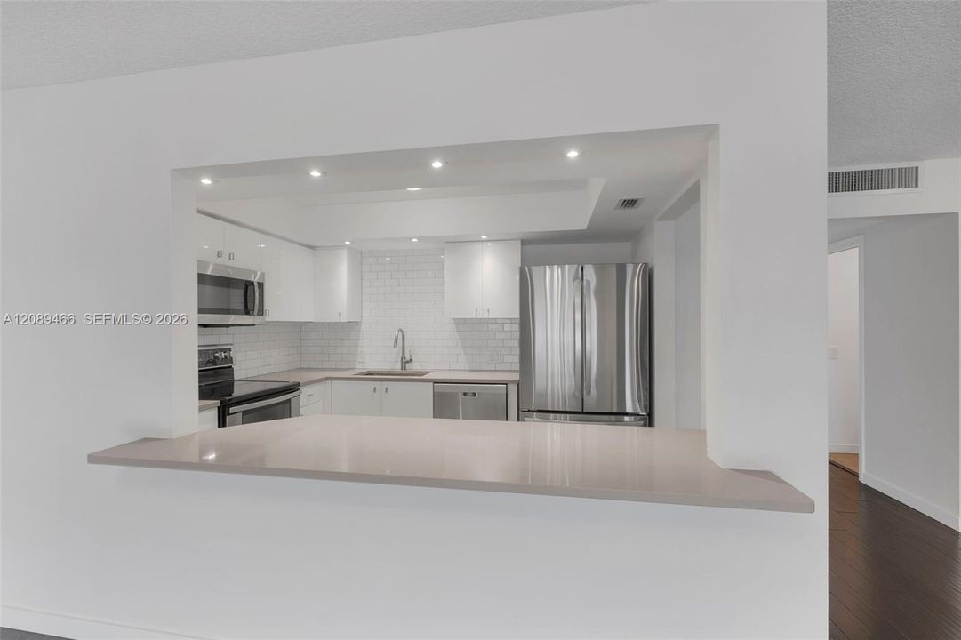 En Venta: $359,000 (1 camas, 1 baños, 900 Pies cuadrados)