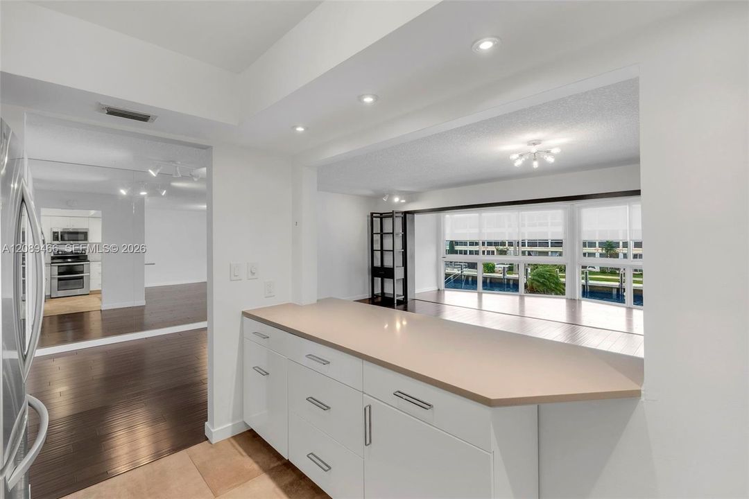En Venta: $359,000 (1 camas, 1 baños, 900 Pies cuadrados)