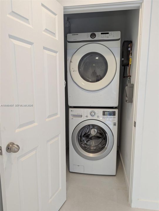 For Rent: $2,500 (2 beds, 2 baths, 1288 Square Feet)