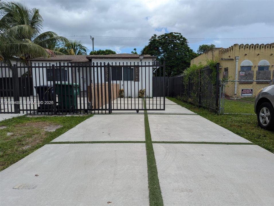 For Rent: $2,500 (2 beds, 2 baths, 1288 Square Feet)