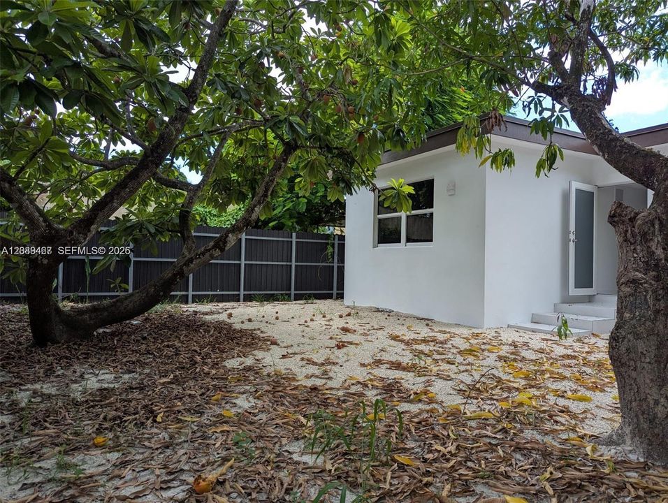 For Rent: $2,500 (2 beds, 2 baths, 1288 Square Feet)