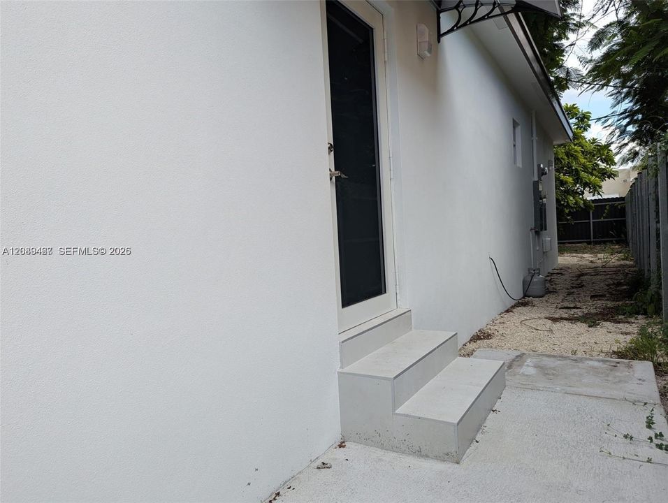 For Rent: $2,500 (2 beds, 2 baths, 1288 Square Feet)