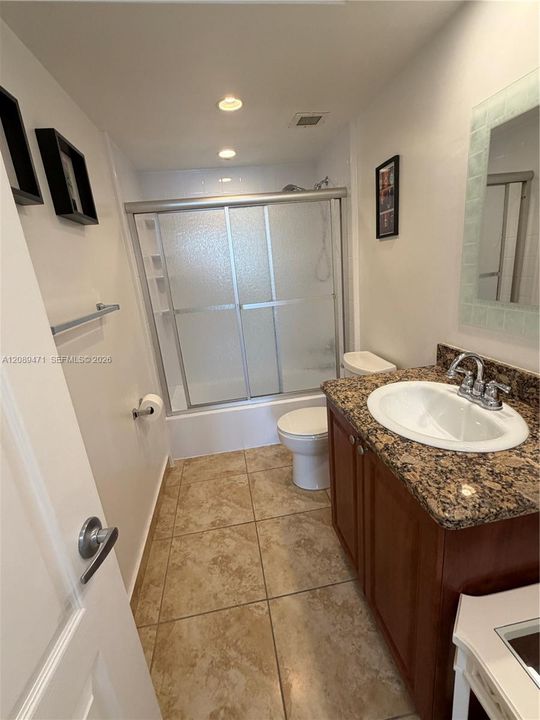 For Rent: $2,900 (2 beds, 2 baths, 1240 Square Feet)