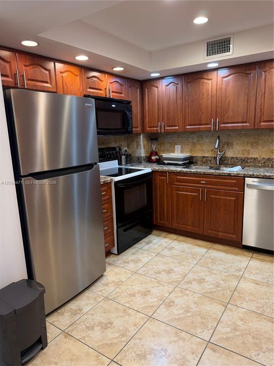 For Rent: $2,900 (2 beds, 2 baths, 1240 Square Feet)