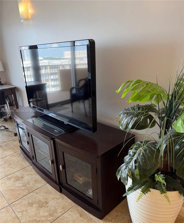 For Rent: $2,900 (2 beds, 2 baths, 1240 Square Feet)