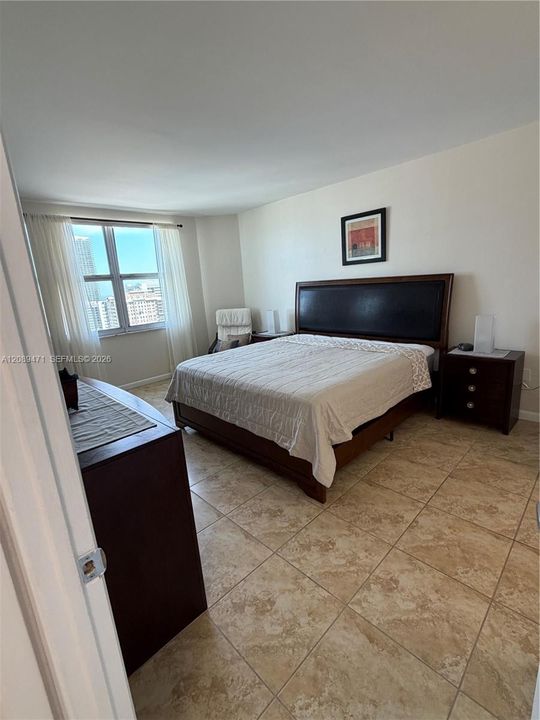 For Rent: $2,900 (2 beds, 2 baths, 1240 Square Feet)