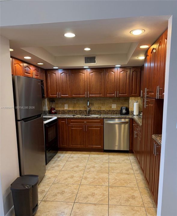 For Rent: $2,900 (2 beds, 2 baths, 1240 Square Feet)