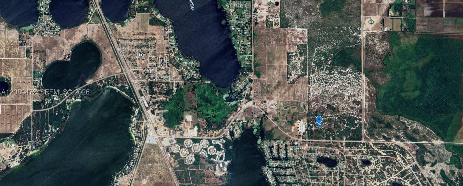 待售: $8,900 (0.23 acres)