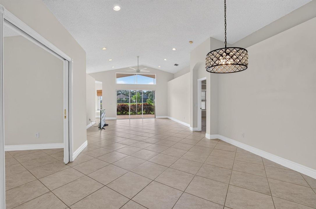 Living - Great room Cathedral ceilings