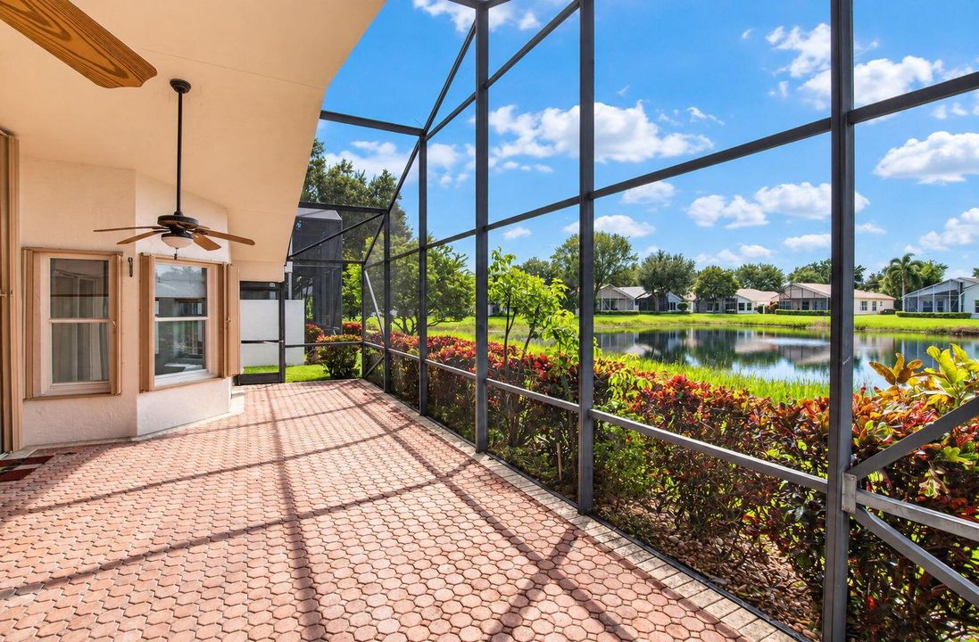 Lenai & patio towards bay windows