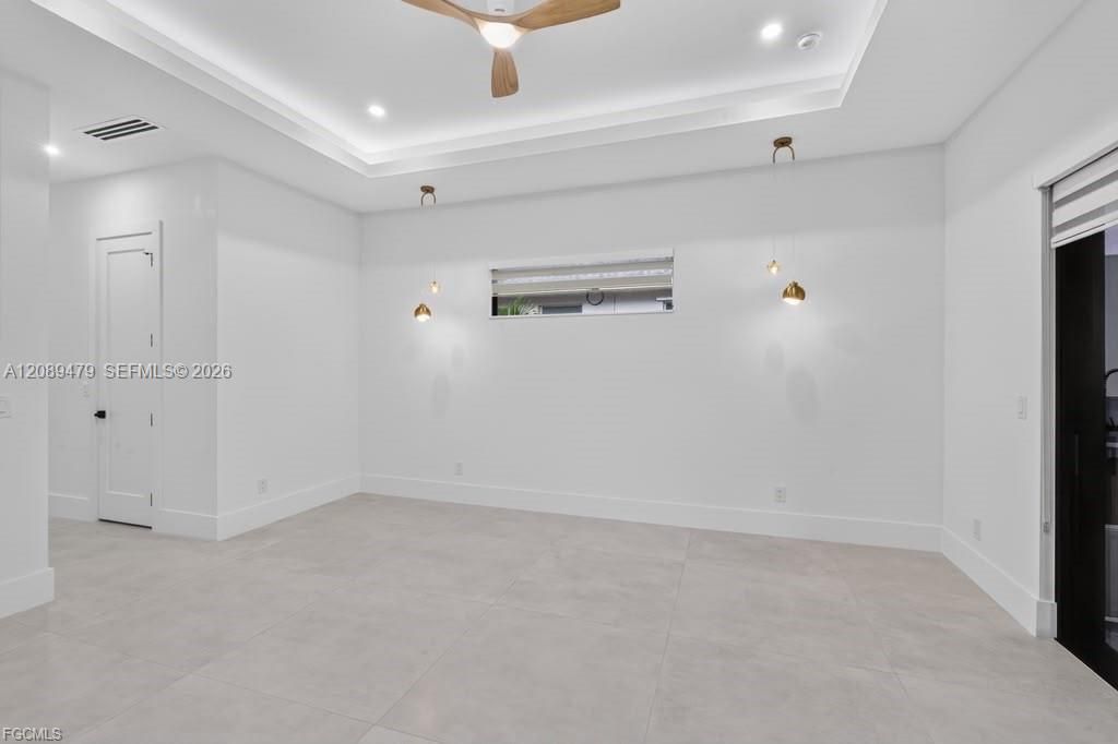 En Venta: $760,000 (4 camas, 3 baños, 2416 Pies cuadrados)