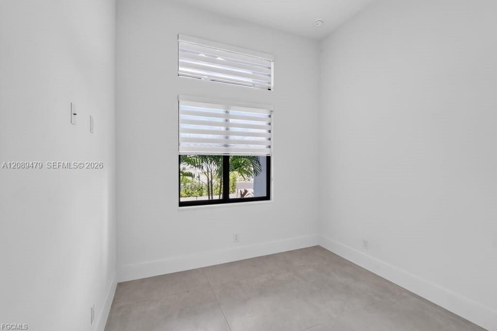 En Venta: $760,000 (4 camas, 3 baños, 2416 Pies cuadrados)