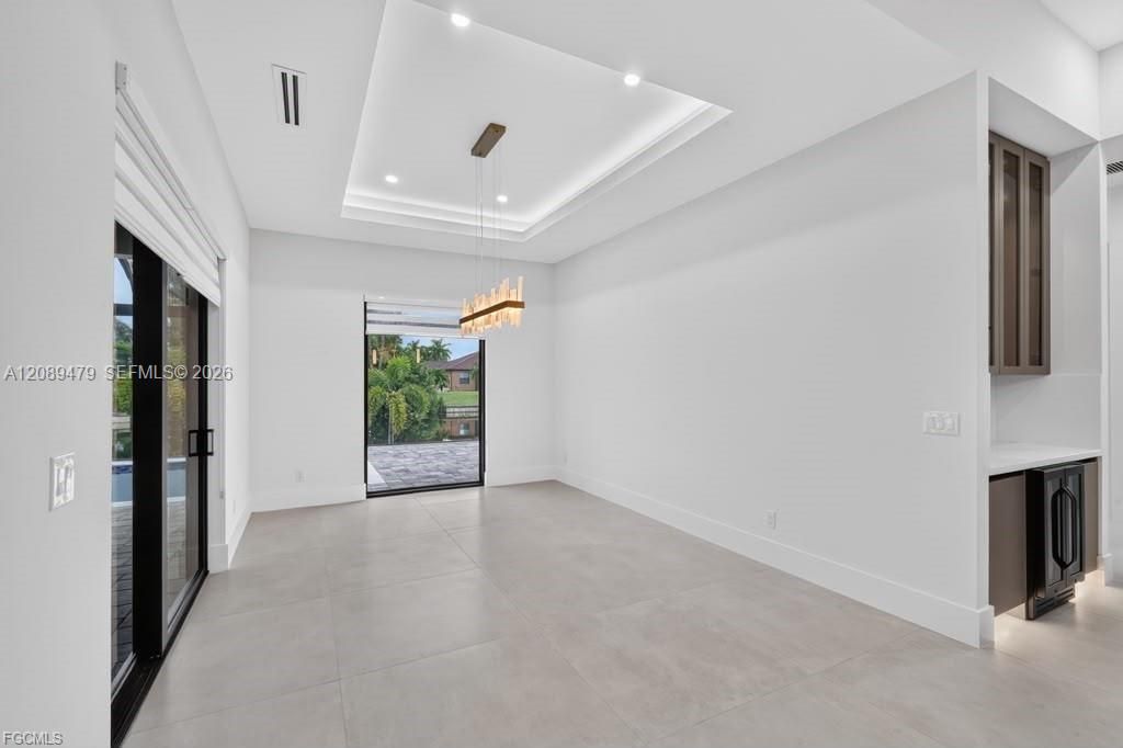 En Venta: $760,000 (4 camas, 3 baños, 2416 Pies cuadrados)