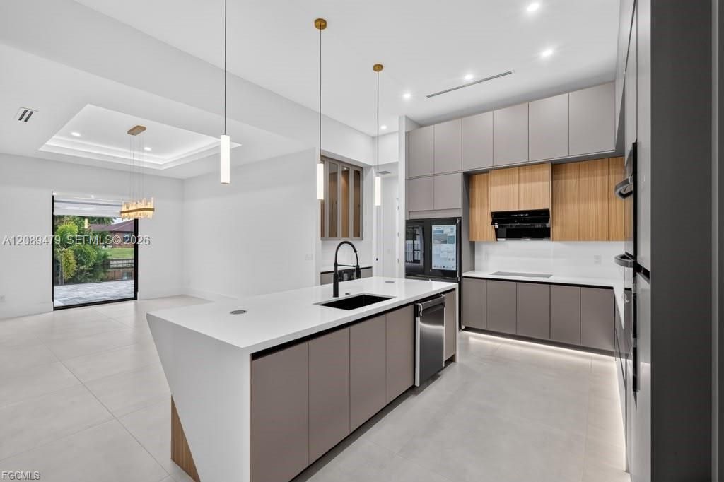 En Venta: $760,000 (4 camas, 3 baños, 2416 Pies cuadrados)