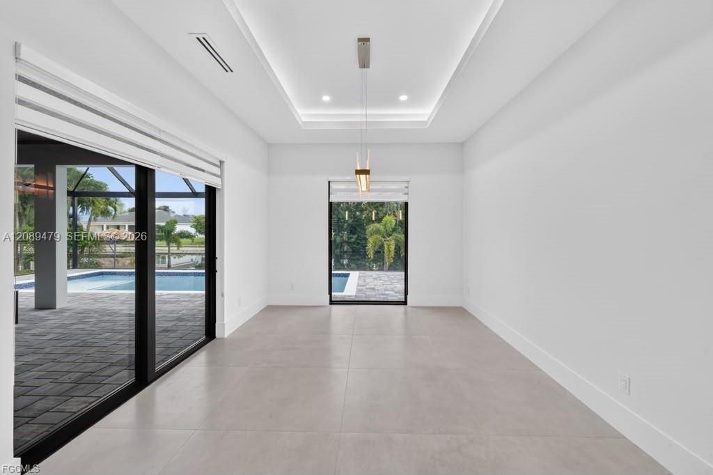 En Venta: $760,000 (4 camas, 3 baños, 2416 Pies cuadrados)