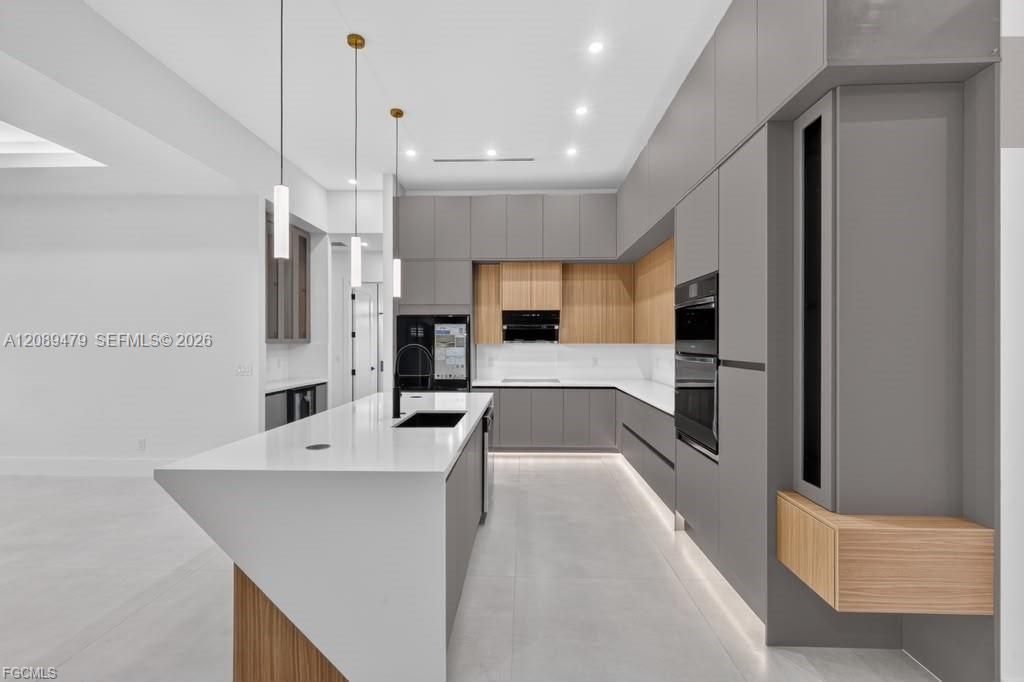 En Venta: $760,000 (4 camas, 3 baños, 2416 Pies cuadrados)
