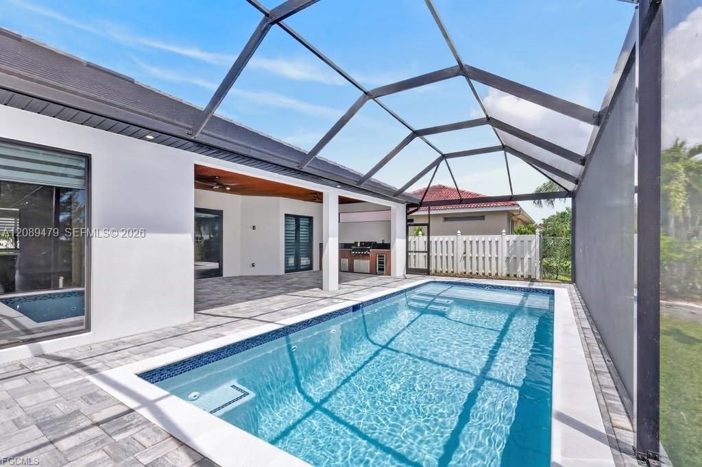 En Venta: $760,000 (4 camas, 3 baños, 2416 Pies cuadrados)
