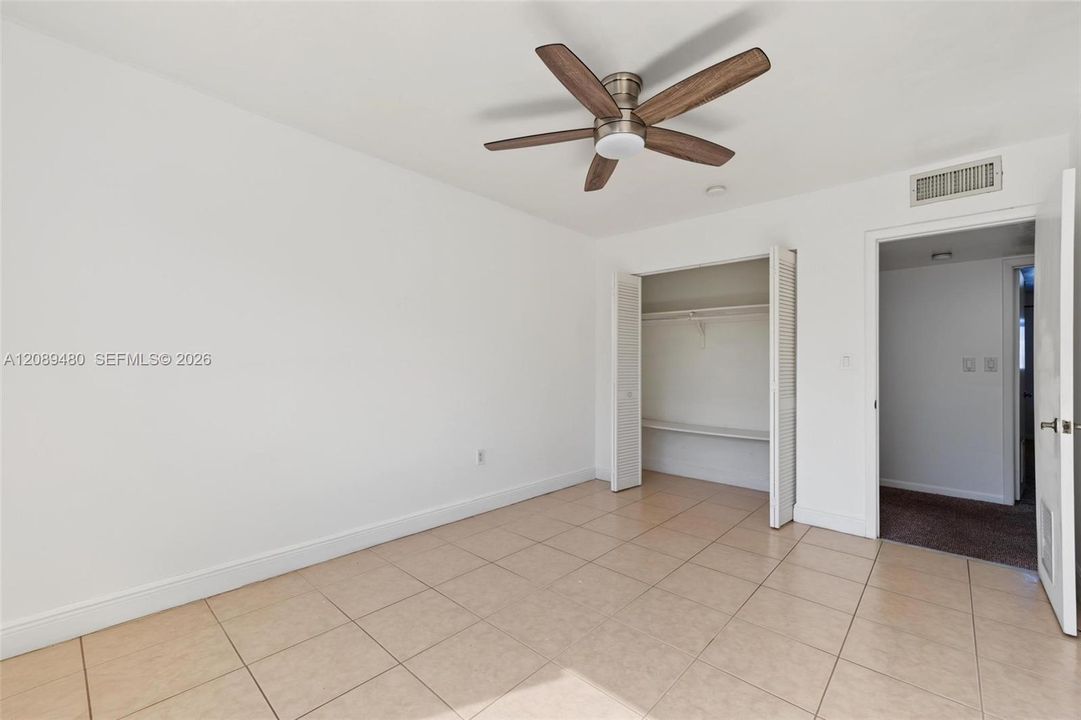 待售: $570,000 (4 贝兹, 3 浴室, 1606 平方英尺)
