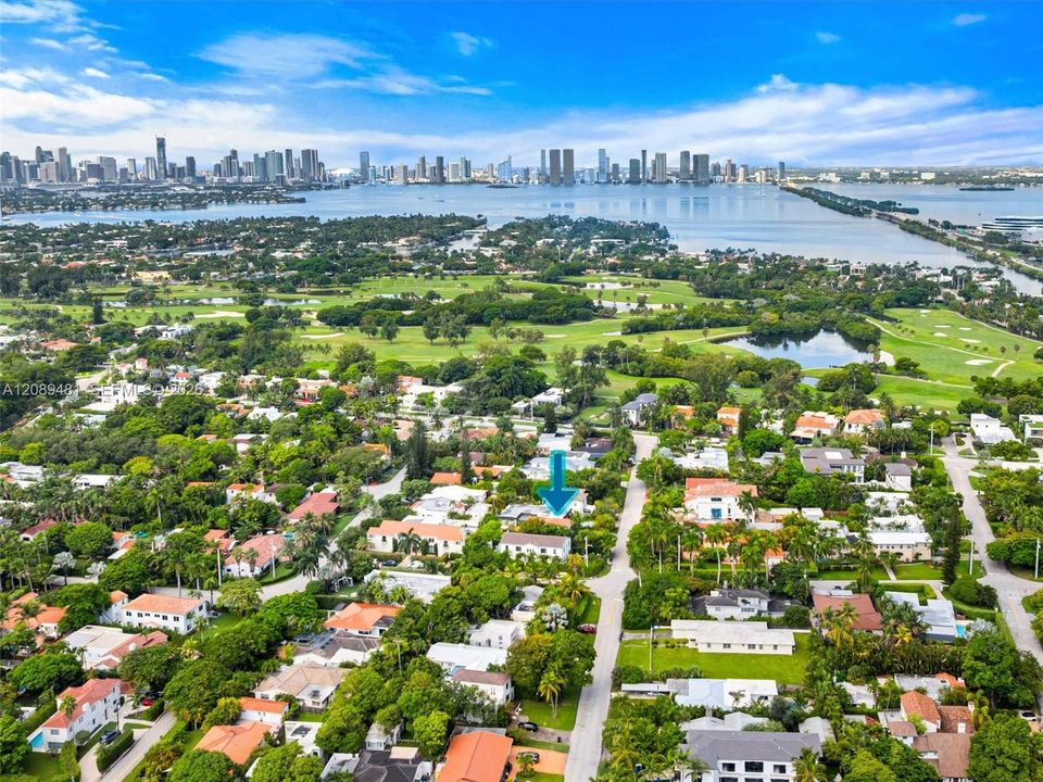 На продажу: $4,150,000 (6 спален, 4 ванн, 3926 Квадратных фут)