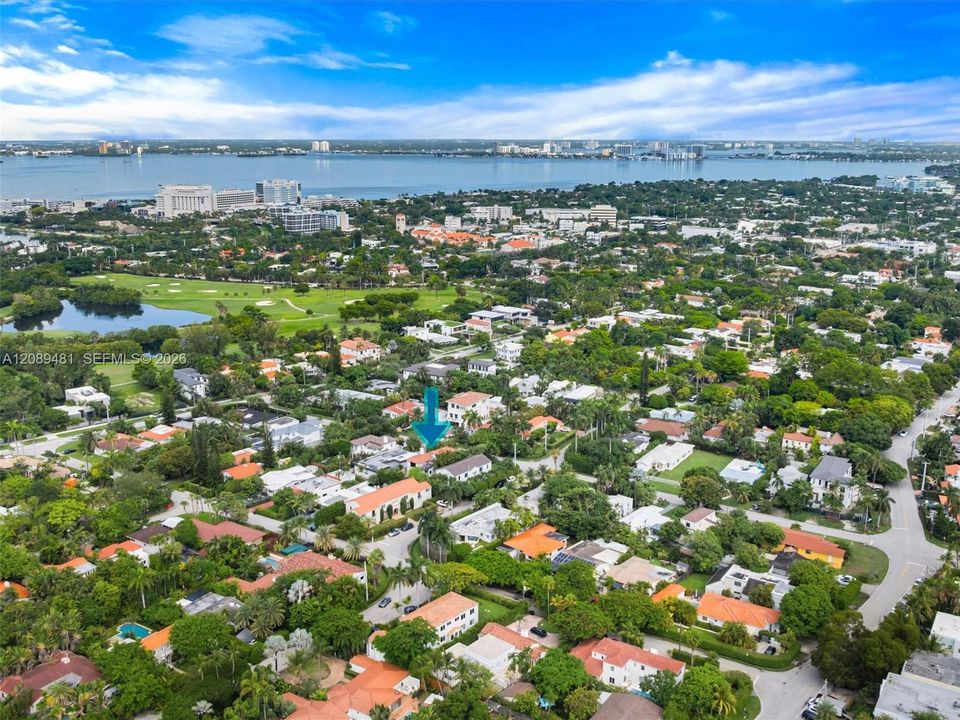 На продажу: $4,150,000 (6 спален, 4 ванн, 3926 Квадратных фут)
