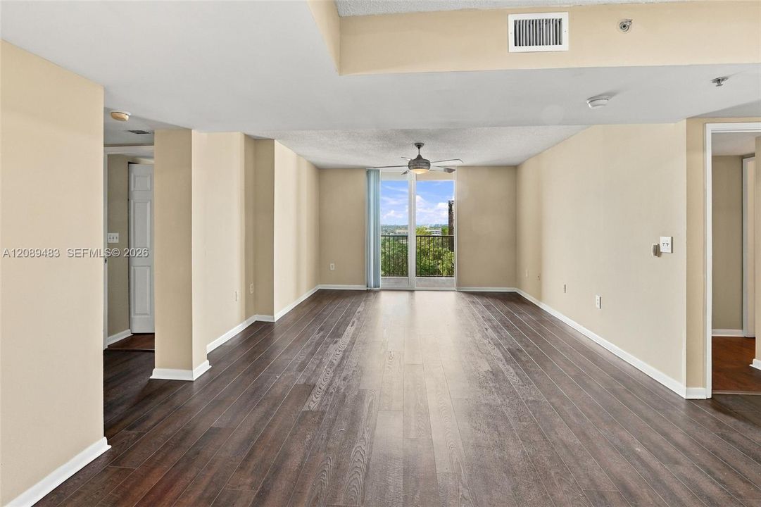For Rent: $2,700 (2 beds, 2 baths, 1153 Square Feet)