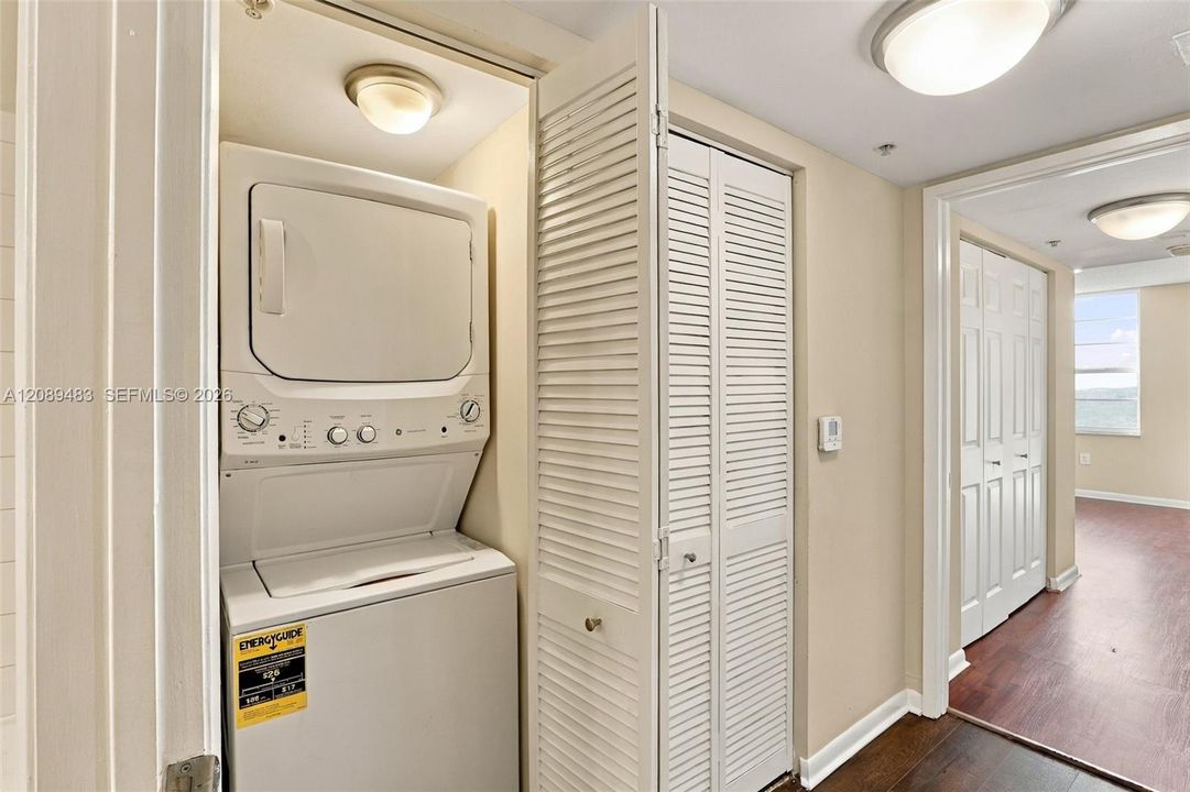 For Rent: $2,700 (2 beds, 2 baths, 1153 Square Feet)