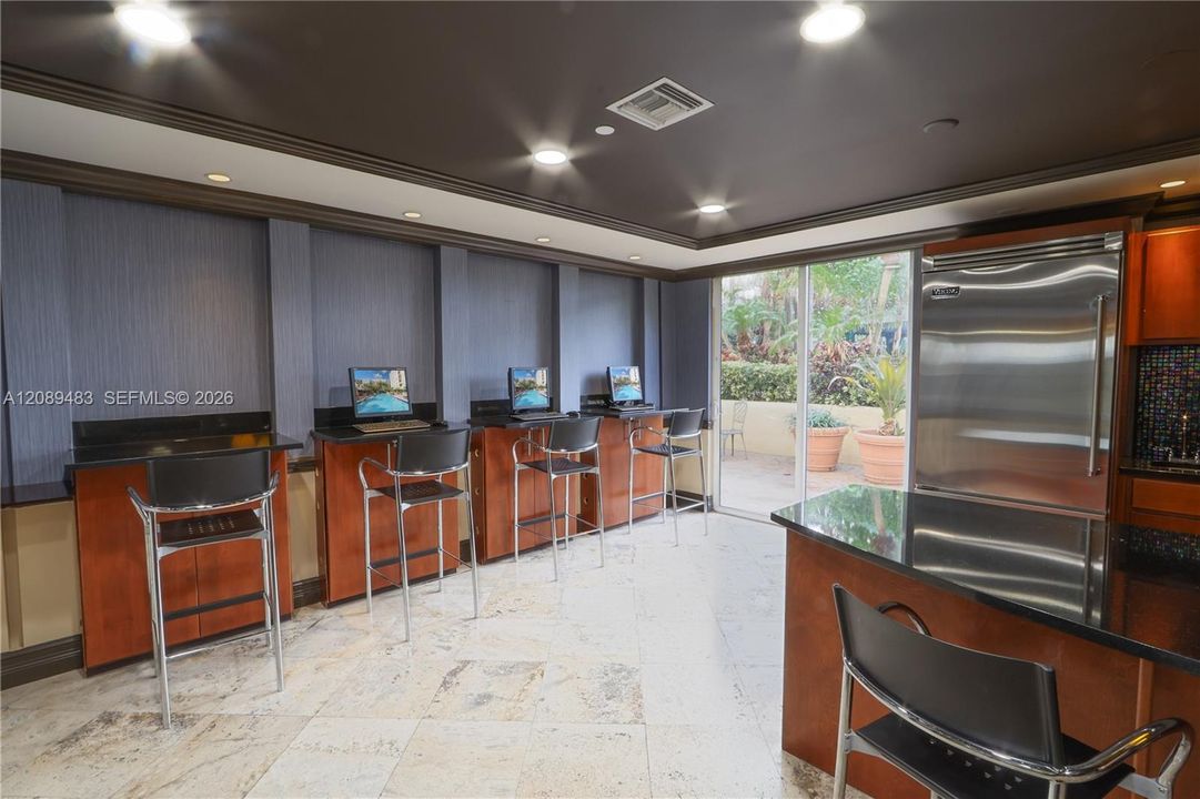 For Rent: $2,700 (2 beds, 2 baths, 1153 Square Feet)