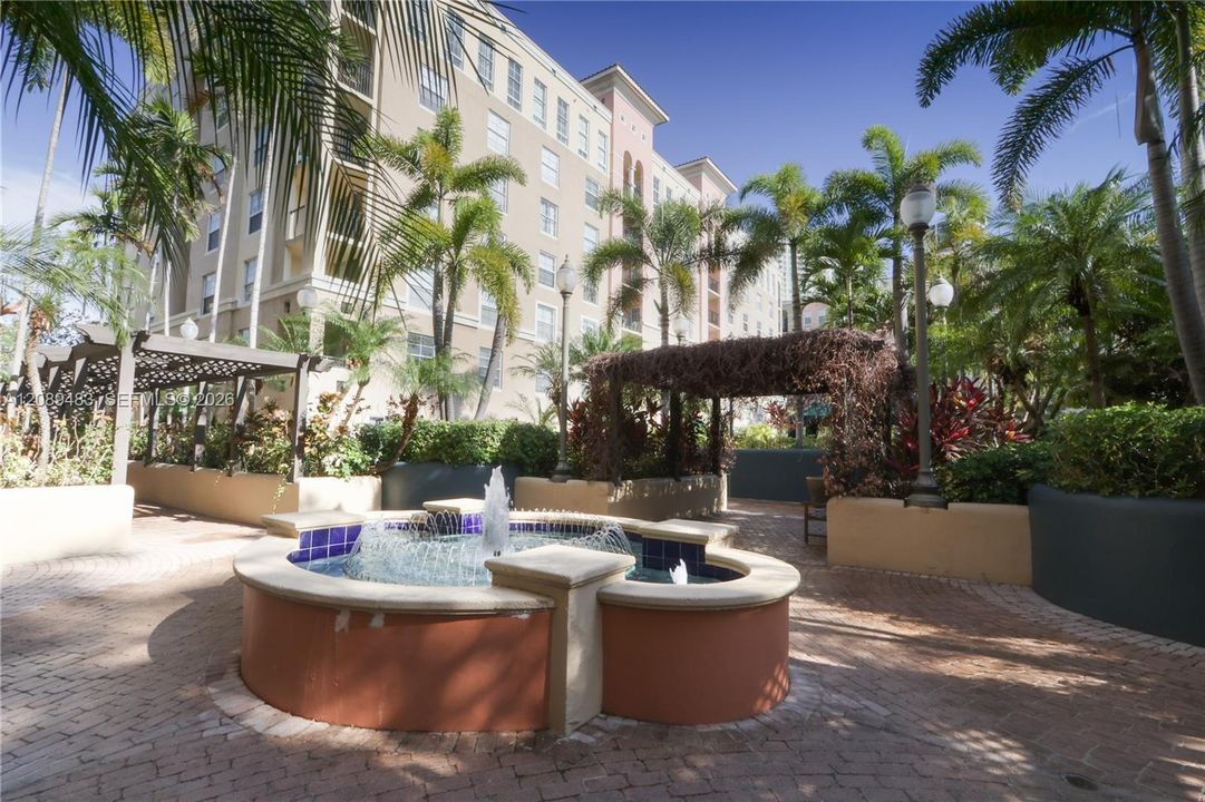 For Rent: $2,700 (2 beds, 2 baths, 1153 Square Feet)
