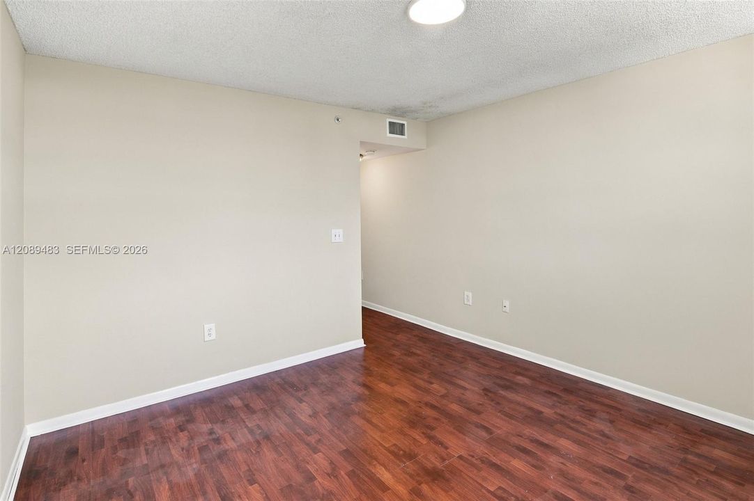 For Rent: $2,700 (2 beds, 2 baths, 1153 Square Feet)