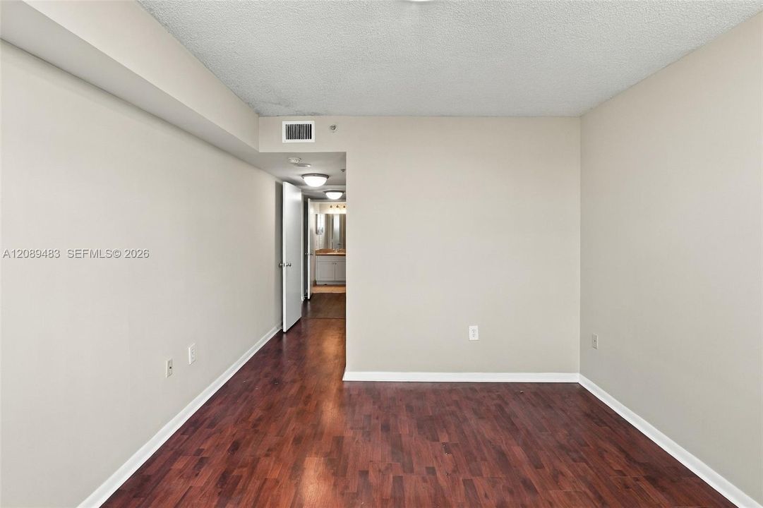 For Rent: $2,700 (2 beds, 2 baths, 1153 Square Feet)
