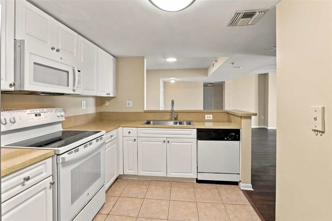 For Rent: $2,700 (2 beds, 2 baths, 1153 Square Feet)