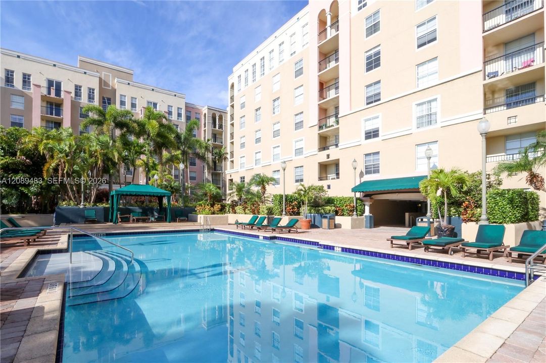 For Rent: $2,700 (2 beds, 2 baths, 1153 Square Feet)