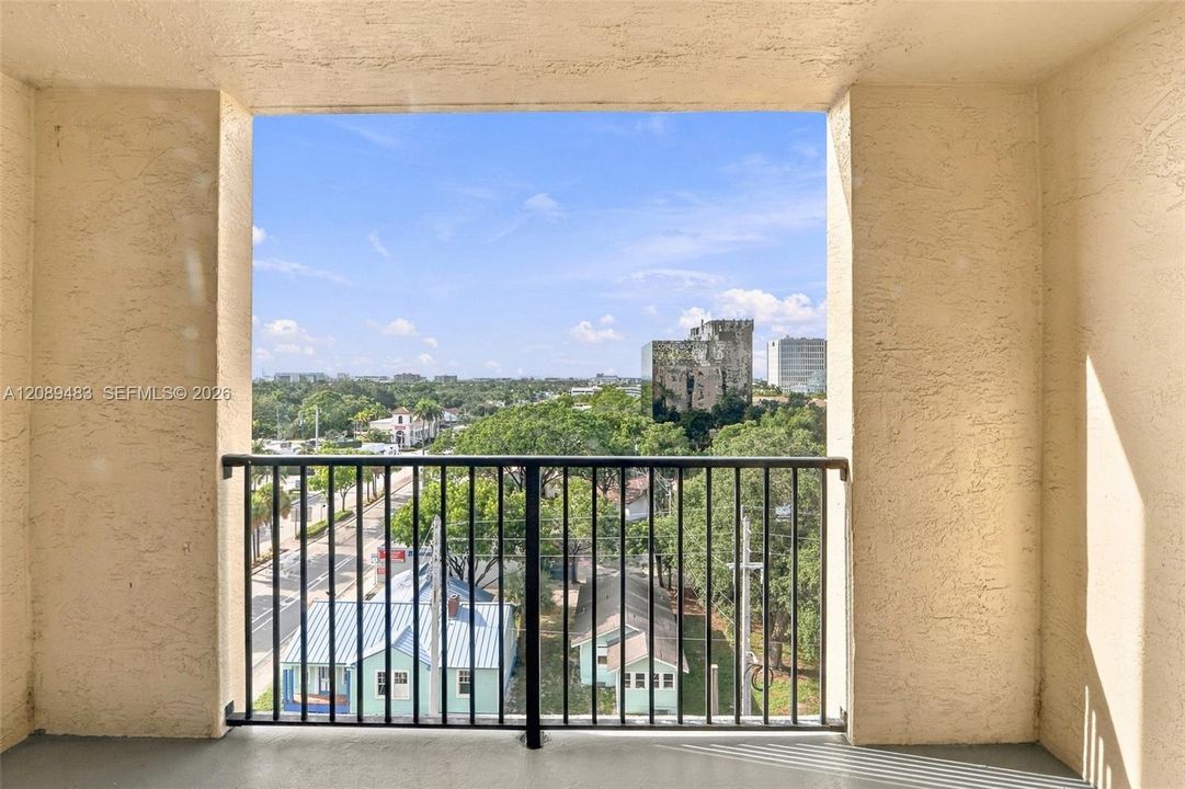For Rent: $2,700 (2 beds, 2 baths, 1153 Square Feet)