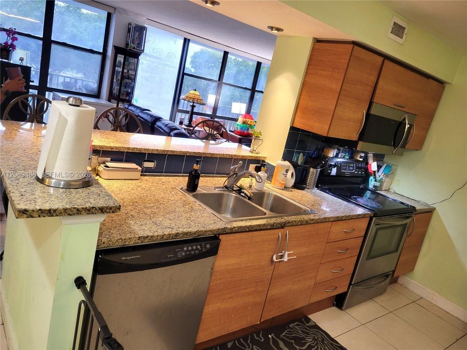En Venta: $320,000 (2 camas, 2 baños, 1430 Pies cuadrados)
