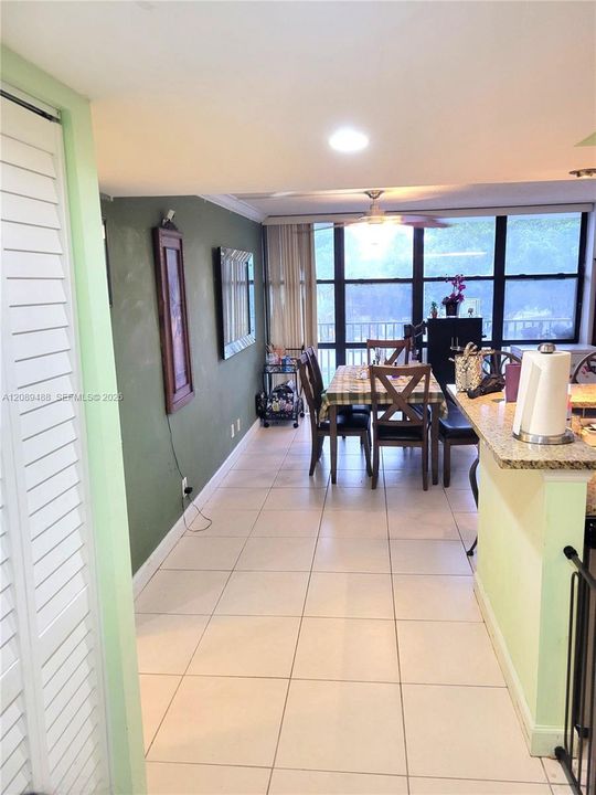 En Venta: $320,000 (2 camas, 2 baños, 1430 Pies cuadrados)
