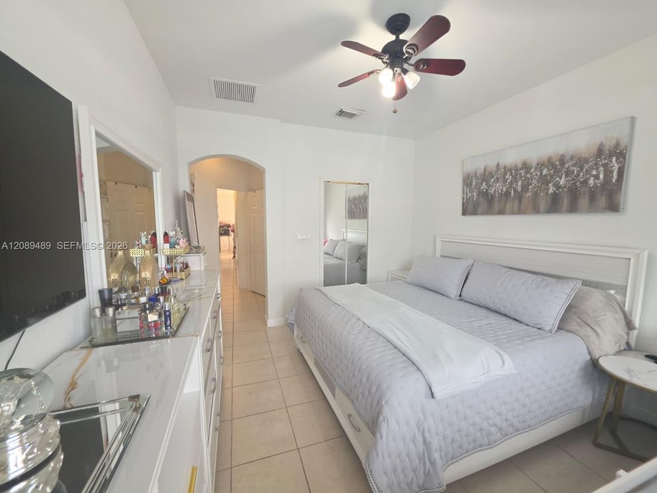 En Renta: $3,450 (3 camas, 2 baños, 1511 Pies cuadrados)