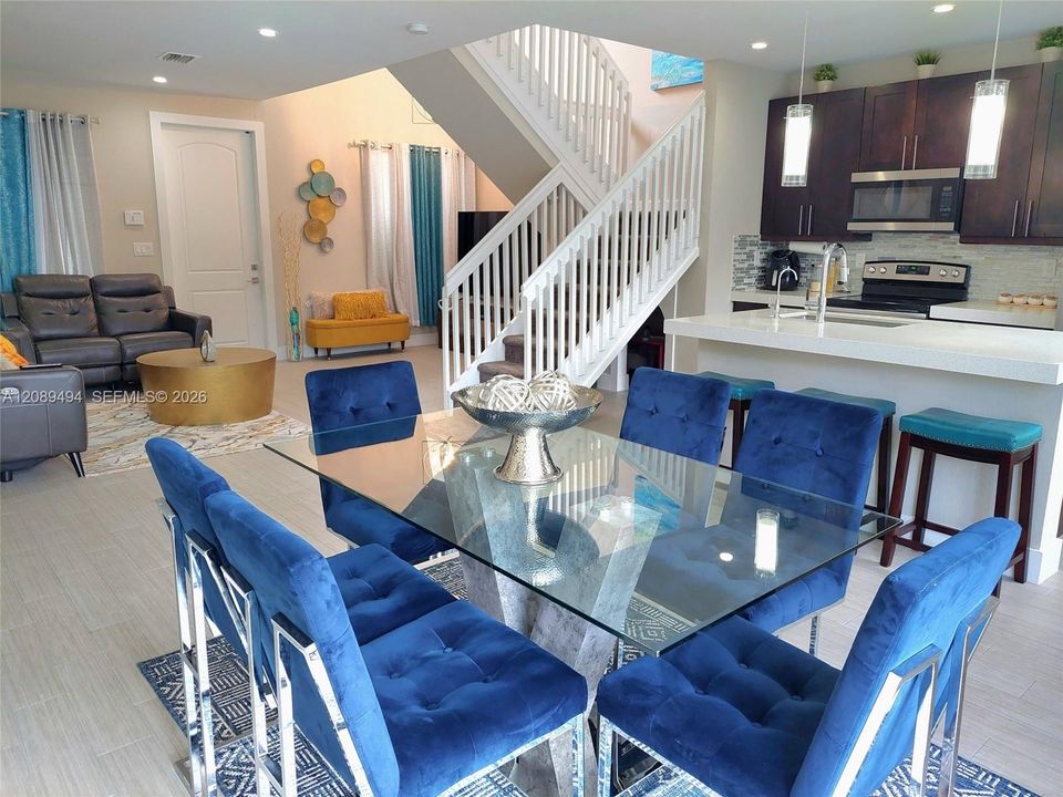 En Renta: $3,200 (4 camas, 3 baños, 1862 Pies cuadrados)