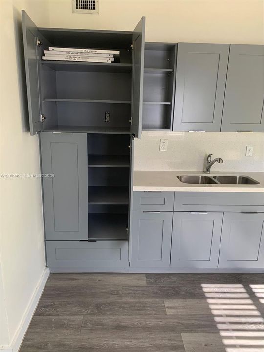 В аренду: $2,460 (2 спален, 1 ванн, 816 Квадратных фут)