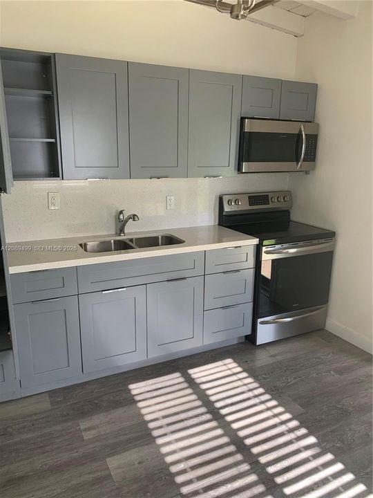 В аренду: $2,460 (2 спален, 1 ванн, 816 Квадратных фут)