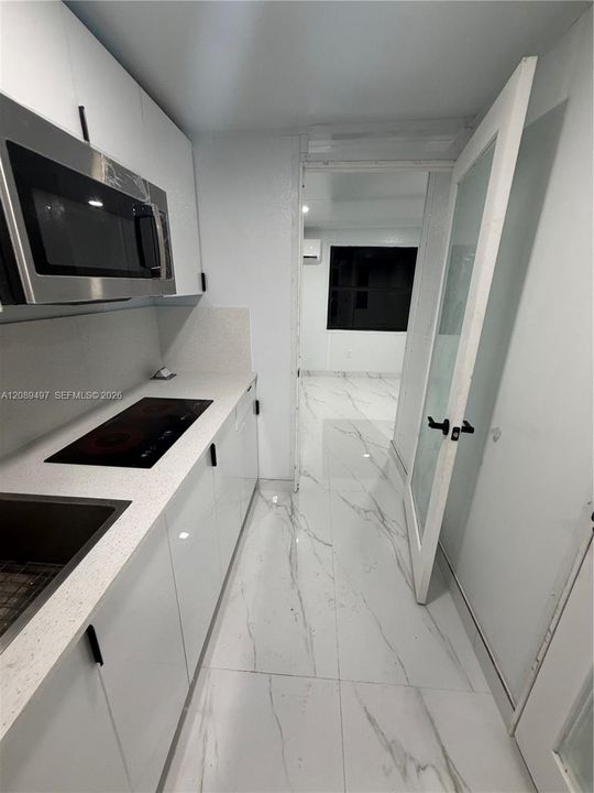 For Rent: $1,300 (3 beds, 2 baths, 1221 Square Feet)