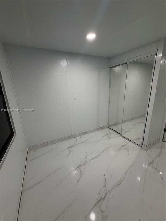 For Rent: $1,300 (3 beds, 2 baths, 1221 Square Feet)