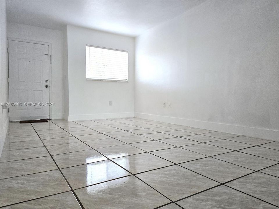 For Rent: $2,450 (2 beds, 2 baths, 1185 Square Feet)