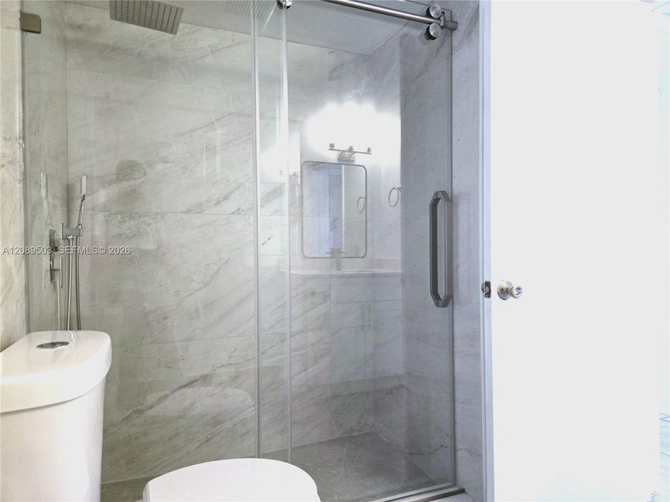 For Rent: $2,450 (2 beds, 2 baths, 1185 Square Feet)