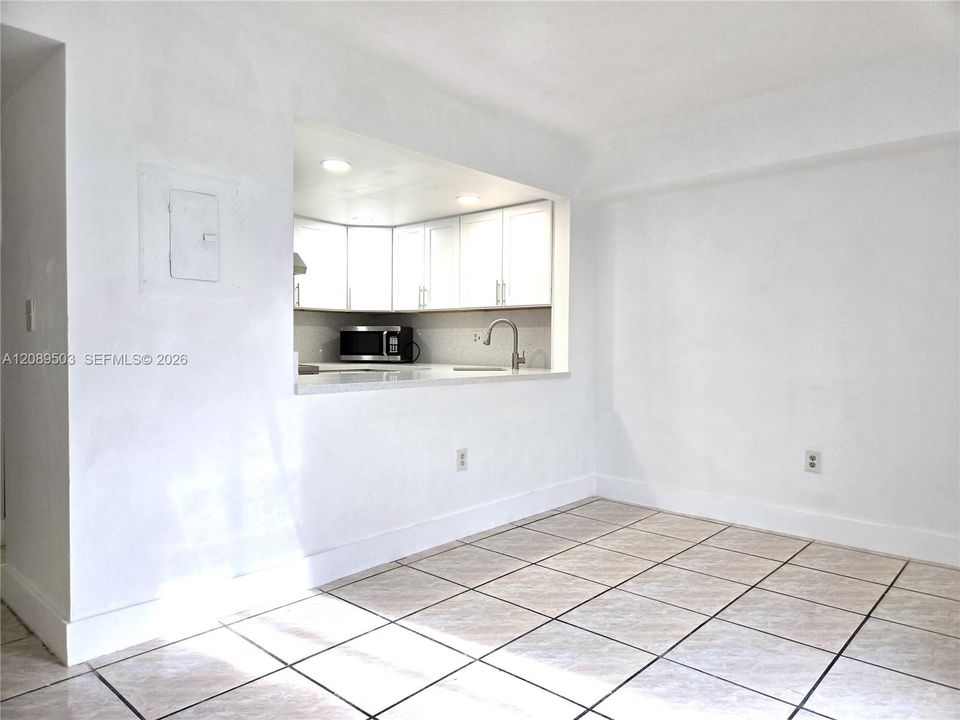 For Rent: $2,450 (2 beds, 2 baths, 1185 Square Feet)