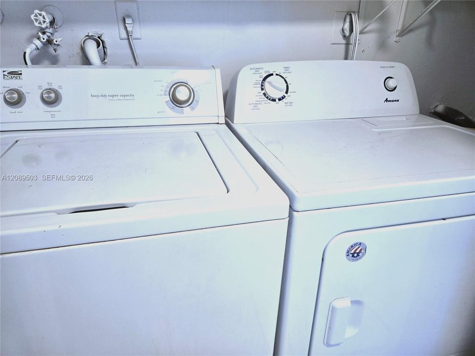 For Rent: $2,450 (2 beds, 2 baths, 1185 Square Feet)
