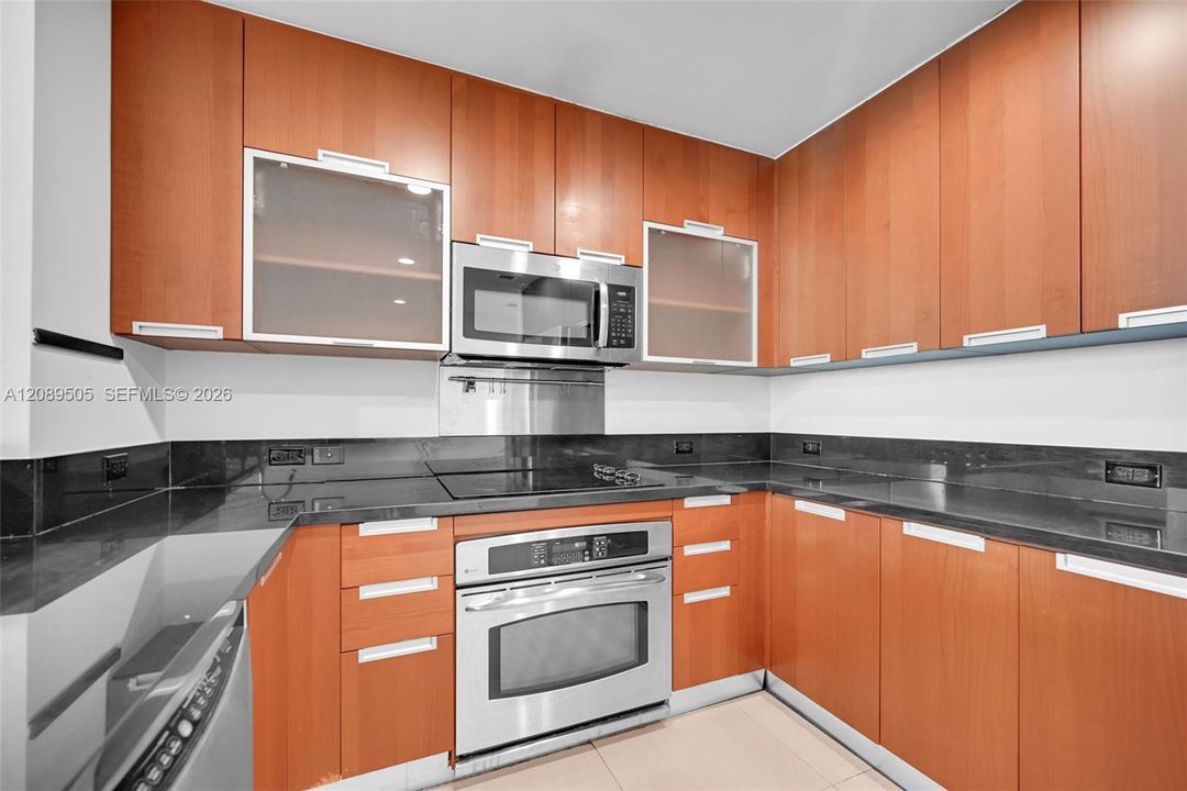 For Rent: $4,200 (2 beds, 2 baths, 1458 Square Feet)