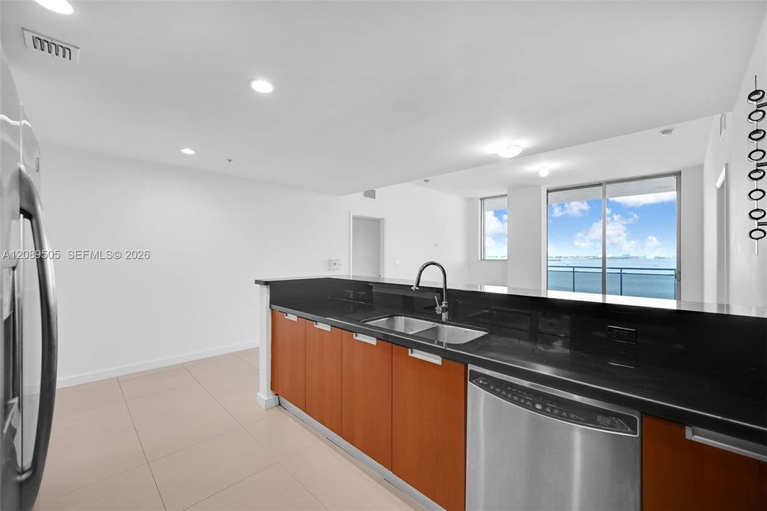 For Rent: $4,200 (2 beds, 2 baths, 1458 Square Feet)